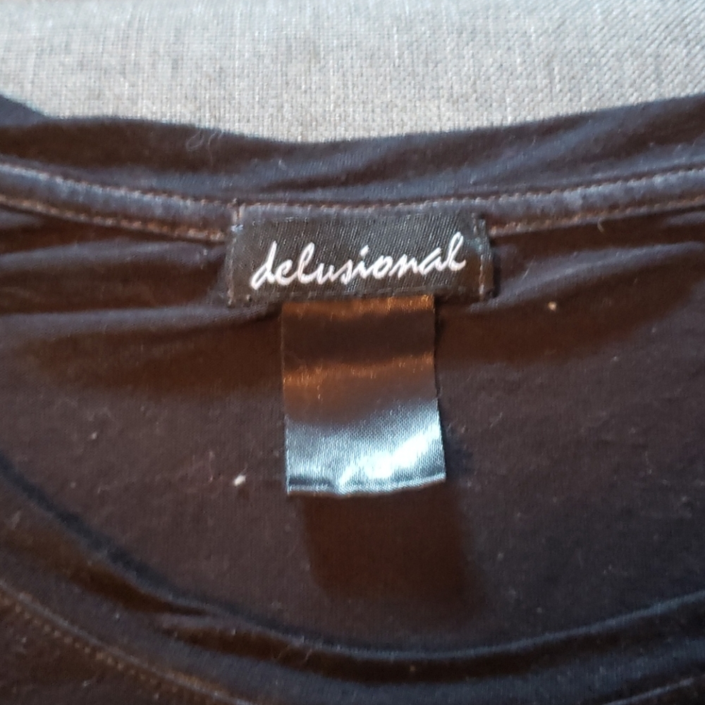 Ladies top - Picture 3 of 3